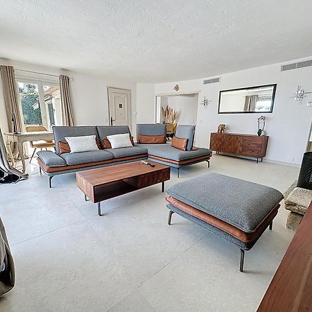 3 Bedrooms Villa Near Cannes - Pool & Jacuzzi - Sea View Mandelieu Kültér fotó