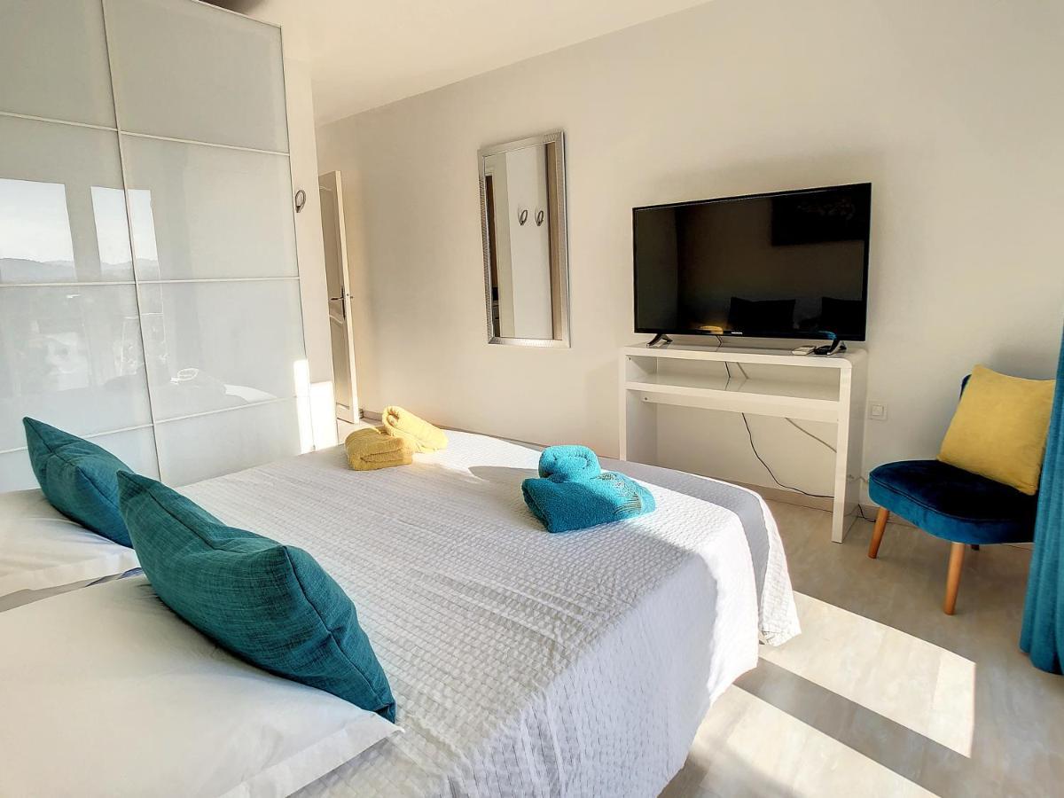 3 Bedrooms Villa Near Cannes - Pool & Jacuzzi - Sea View Mandelieu Kültér fotó