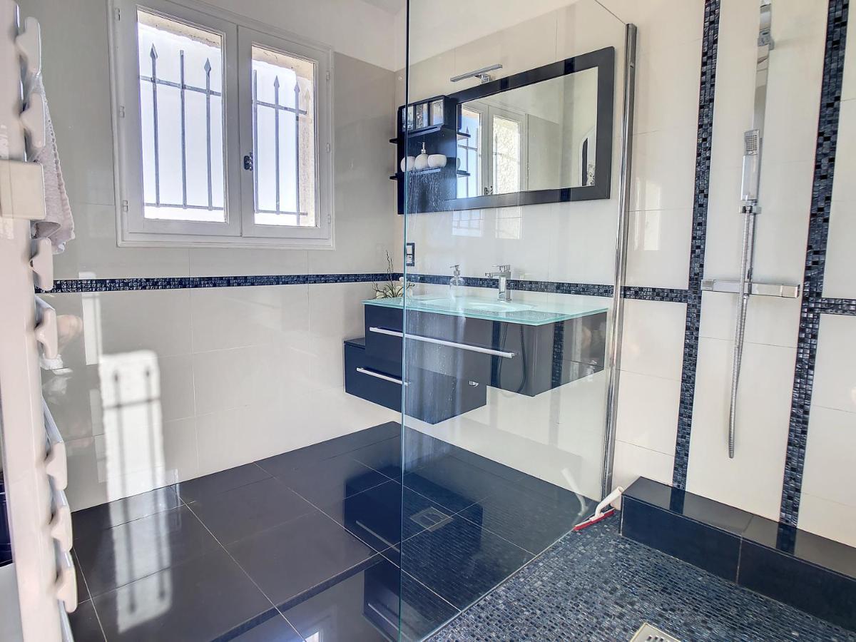 3 Bedrooms Villa Near Cannes - Pool & Jacuzzi - Sea View Mandelieu Kültér fotó