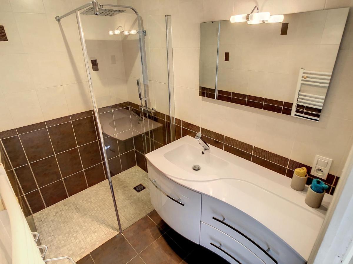 3 Bedrooms Villa Near Cannes - Pool & Jacuzzi - Sea View Mandelieu Kültér fotó