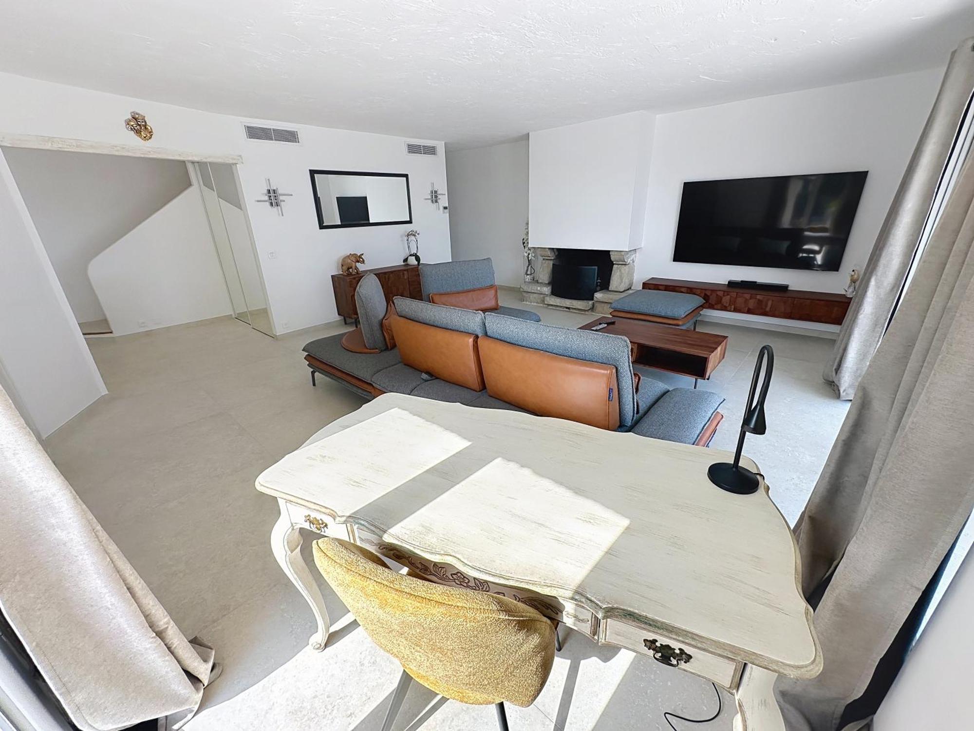 3 Bedrooms Villa Near Cannes - Pool & Jacuzzi - Sea View Mandelieu Kültér fotó