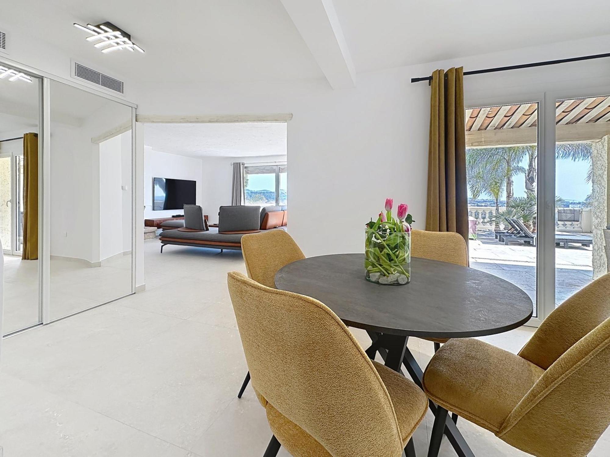 3 Bedrooms Villa Near Cannes - Pool & Jacuzzi - Sea View Mandelieu Kültér fotó