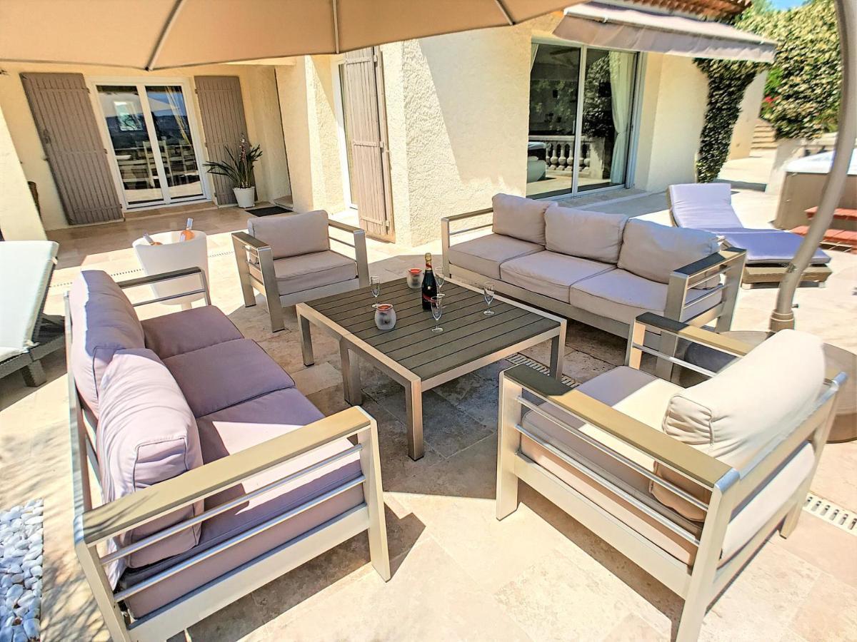 3 Bedrooms Villa Near Cannes - Pool & Jacuzzi - Sea View Mandelieu Kültér fotó