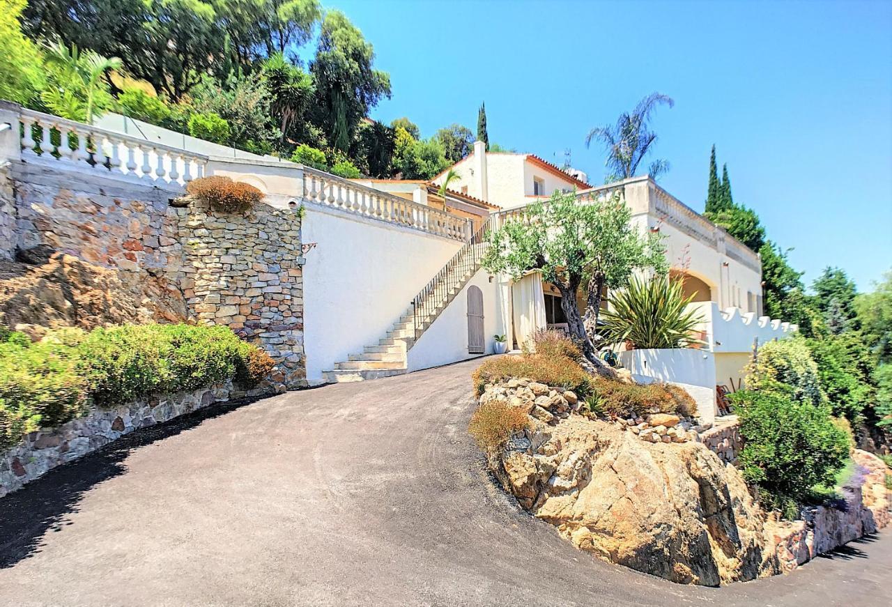3 Bedrooms Villa Near Cannes - Pool & Jacuzzi - Sea View Mandelieu Kültér fotó